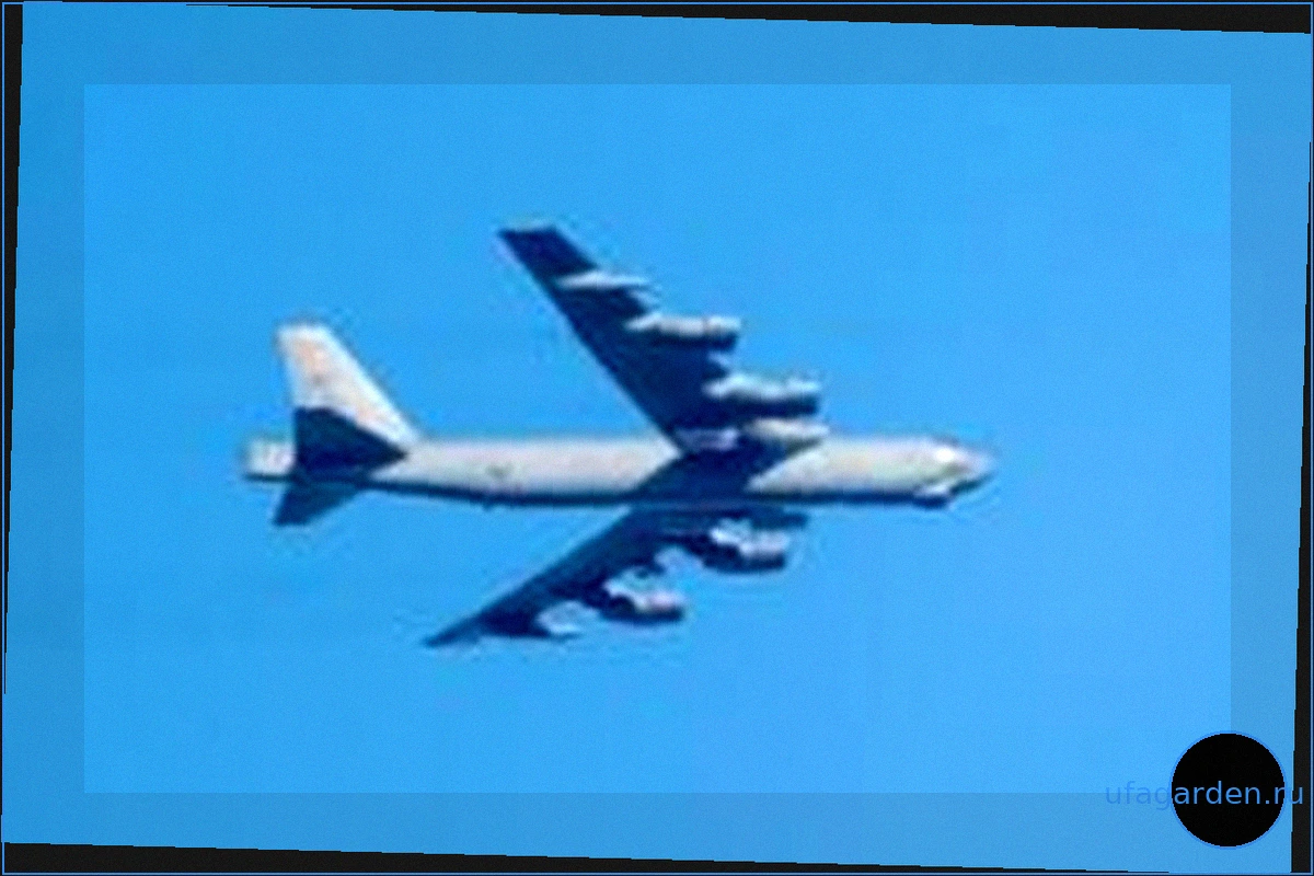Крушение бомбардировщика B-52 ВВС США в Калифорнии: восемь погибших